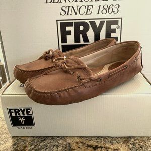 Frye Reagan Campus Driver- Sand - Size 8.5 - EUC in box!